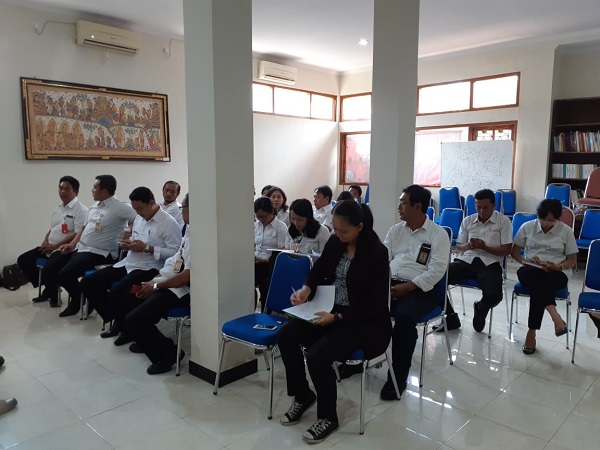 Rapat Koordinasi Perangkat dan Staf Kantor Desa Tegal Harum