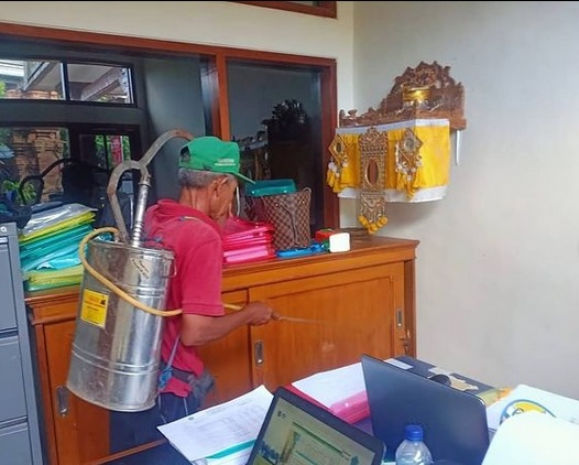 Penyemprotan Disinfektan