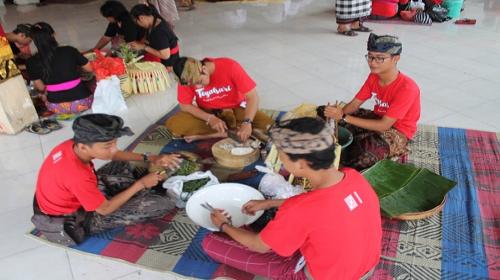 Pelatihan Ngelawar Sekaa Truna Truni Antar Banjar Se-Desa Tegal Harum